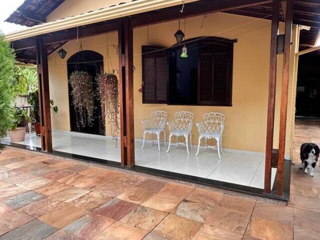 #924 - Casa para Venda em Itabirito - MG - 2