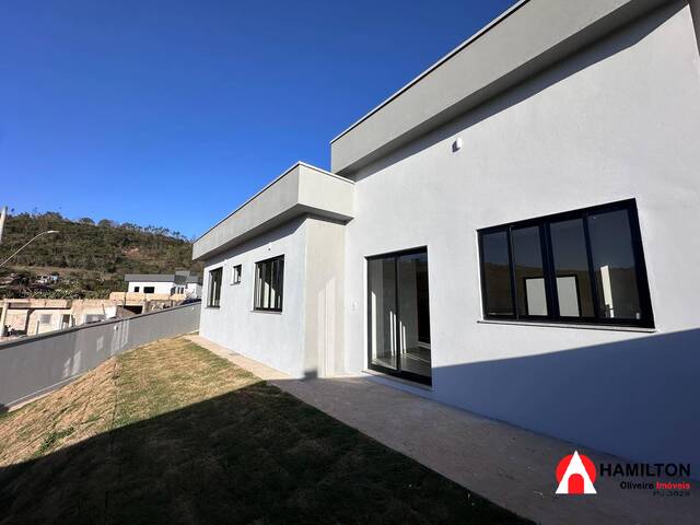#948 - Casa para Venda em Itabirito - MG - 2