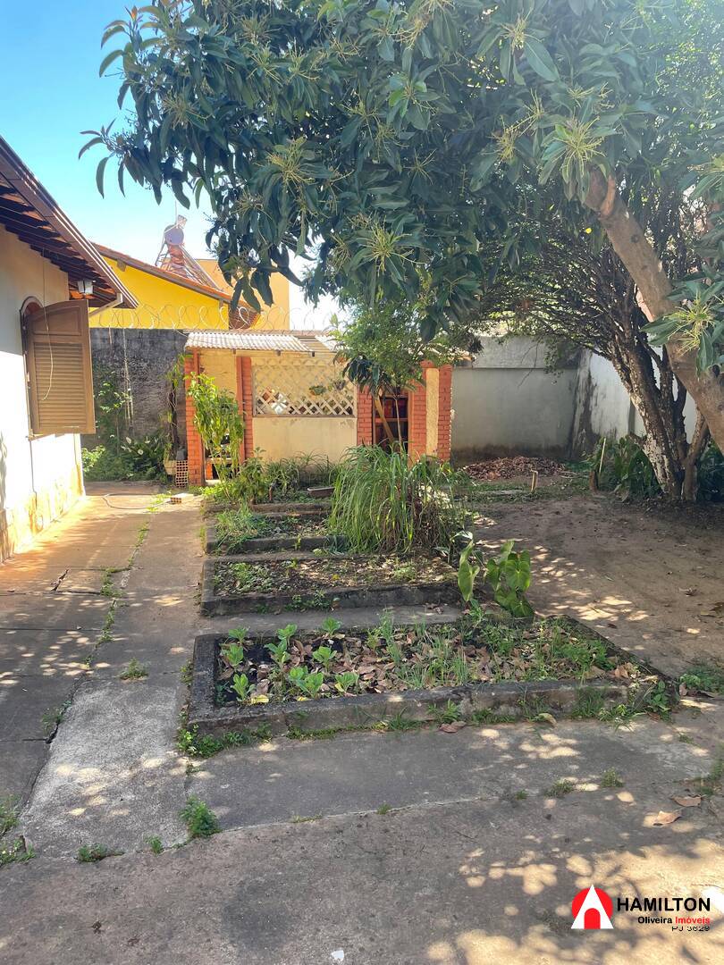 Casa à venda no bairro Santa Efigênia – Itabirito (porteira fechada)